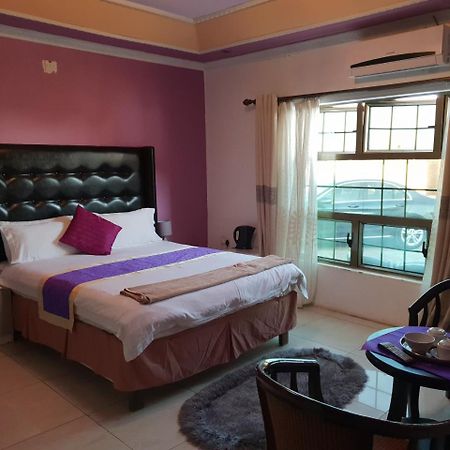 Mathlyn Guest House Francistown Luaran gambar