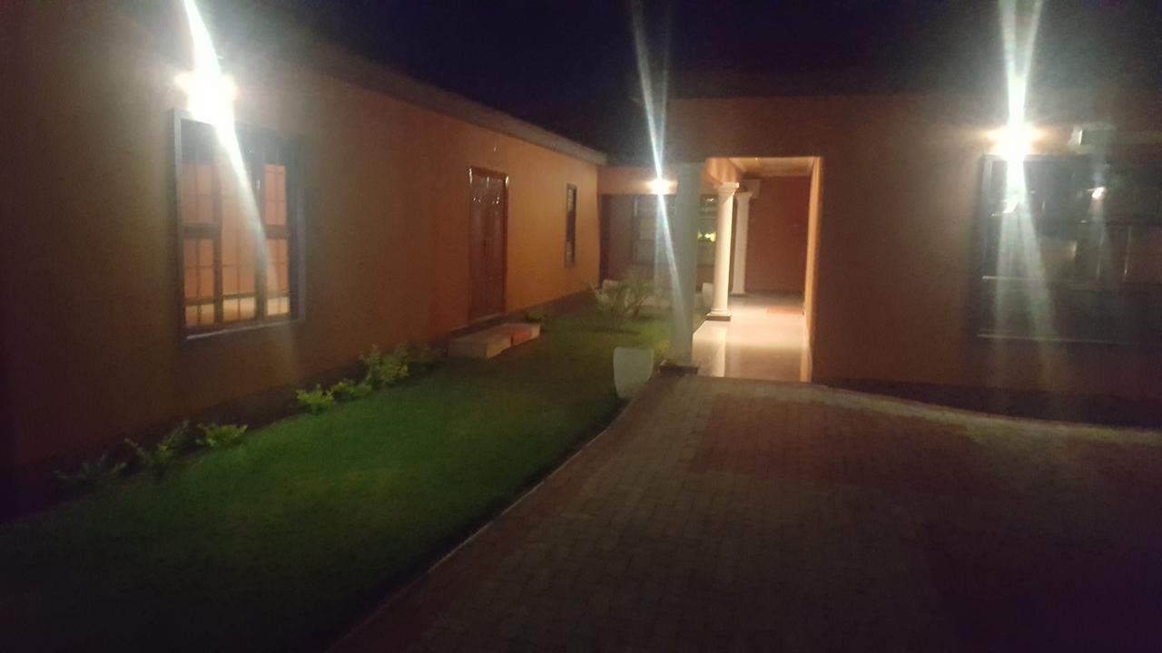 Mathlyn Guest House Francistown Luaran gambar