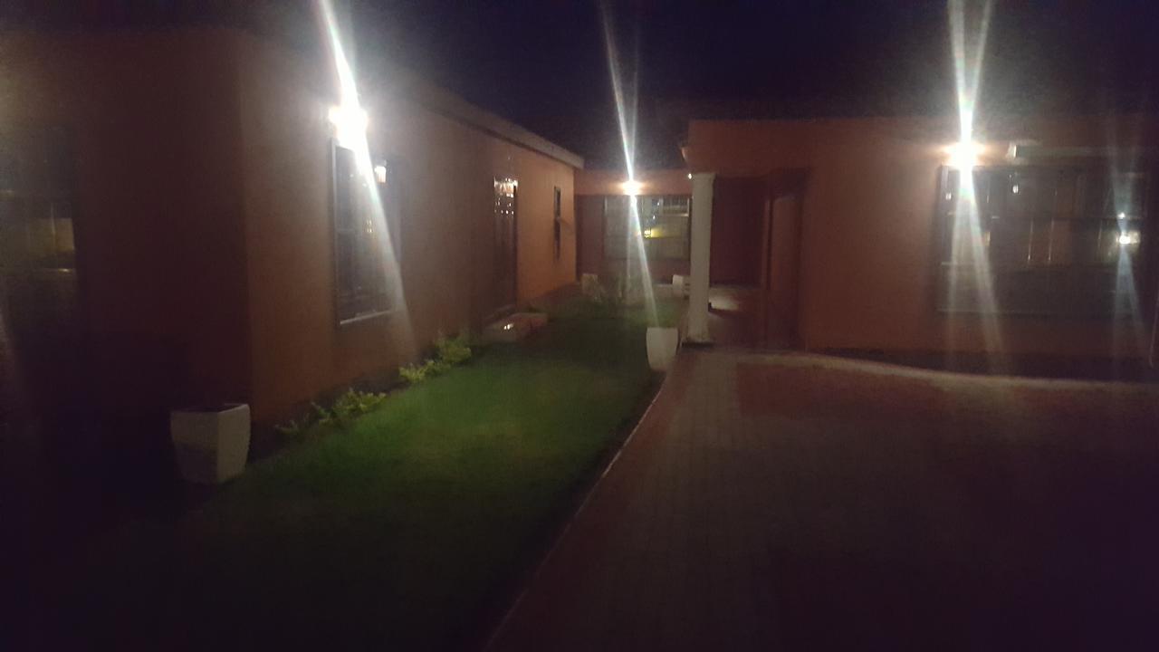 Mathlyn Guest House Francistown Luaran gambar