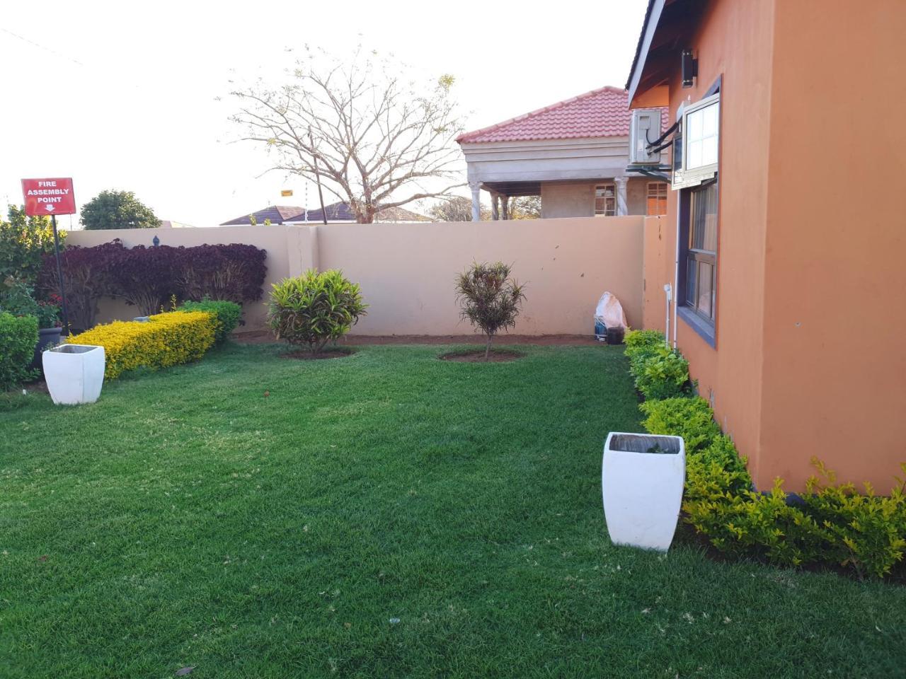 Mathlyn Guest House Francistown Luaran gambar
